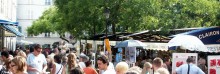 Bullicio de artistas y turistas en Place du Tertre, París